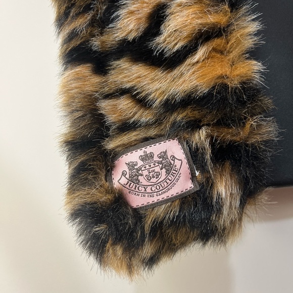 **VINTAGE** JUICY COUTURE FAUX LEOPARD FUR SCARF - Picture 4 of 4